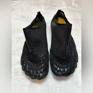 Women's Black Mesh water shoes-